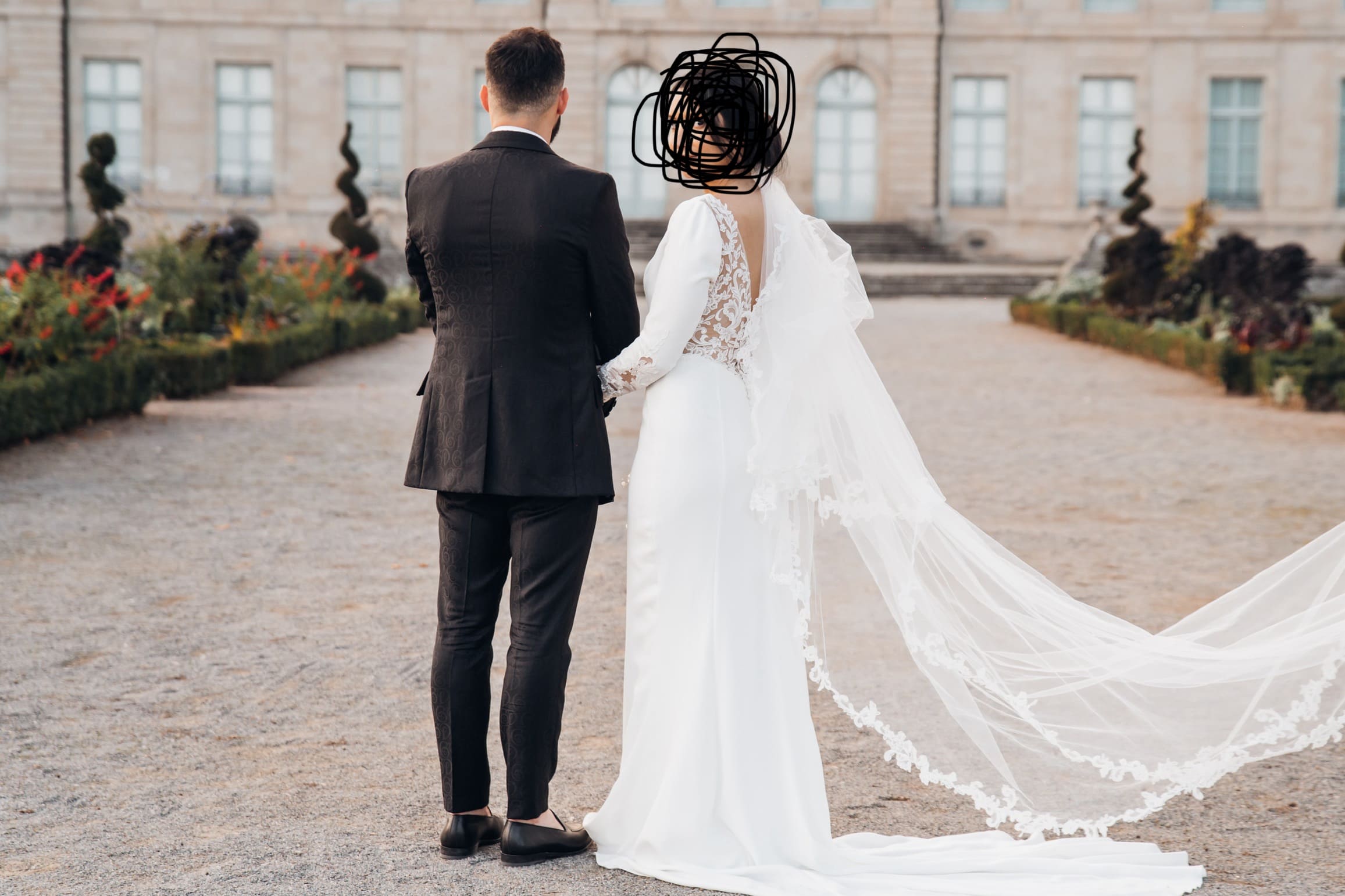 Pronovias -RAMDANI - Taille 42,44,46 thumbnail 4